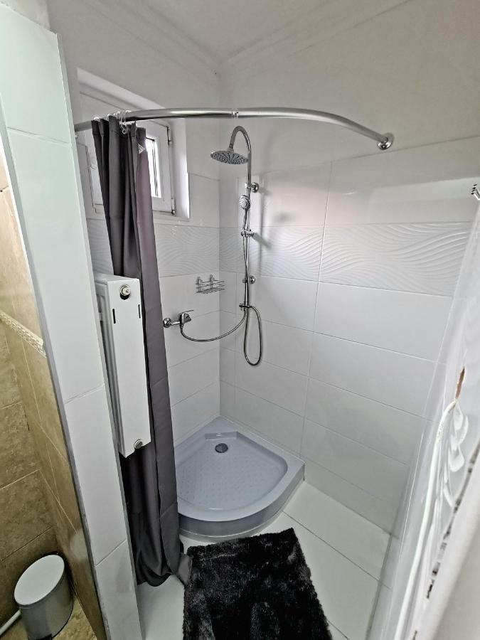 Airport Luxury Apartman 42 ベセス エクステリア 写真